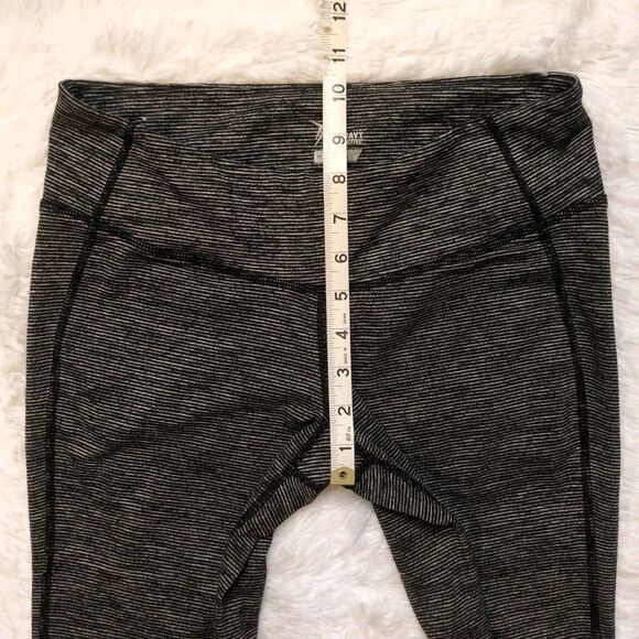 Old Navy Active‎ Go Dry Full Length Leggings Women's Medium Gray Stripe - Picture 9 of 10